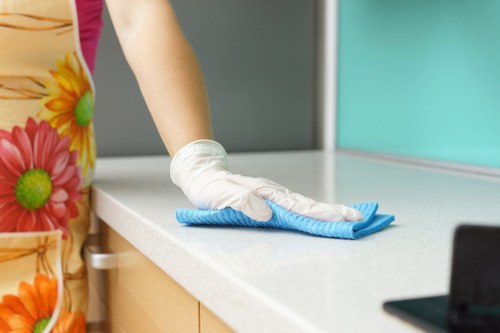 Cleaner pricing estimate for a Kingston upon Thames property clearance
